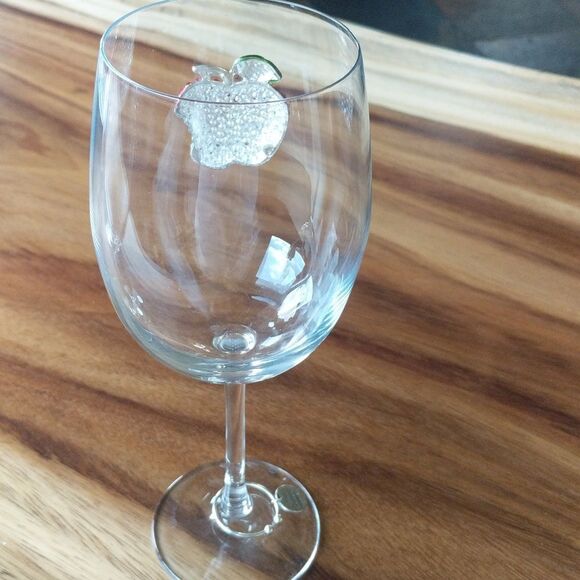 The Queen's Jewels-❣️ Embellished Apple Wine Glasses - Picture 6 of 12